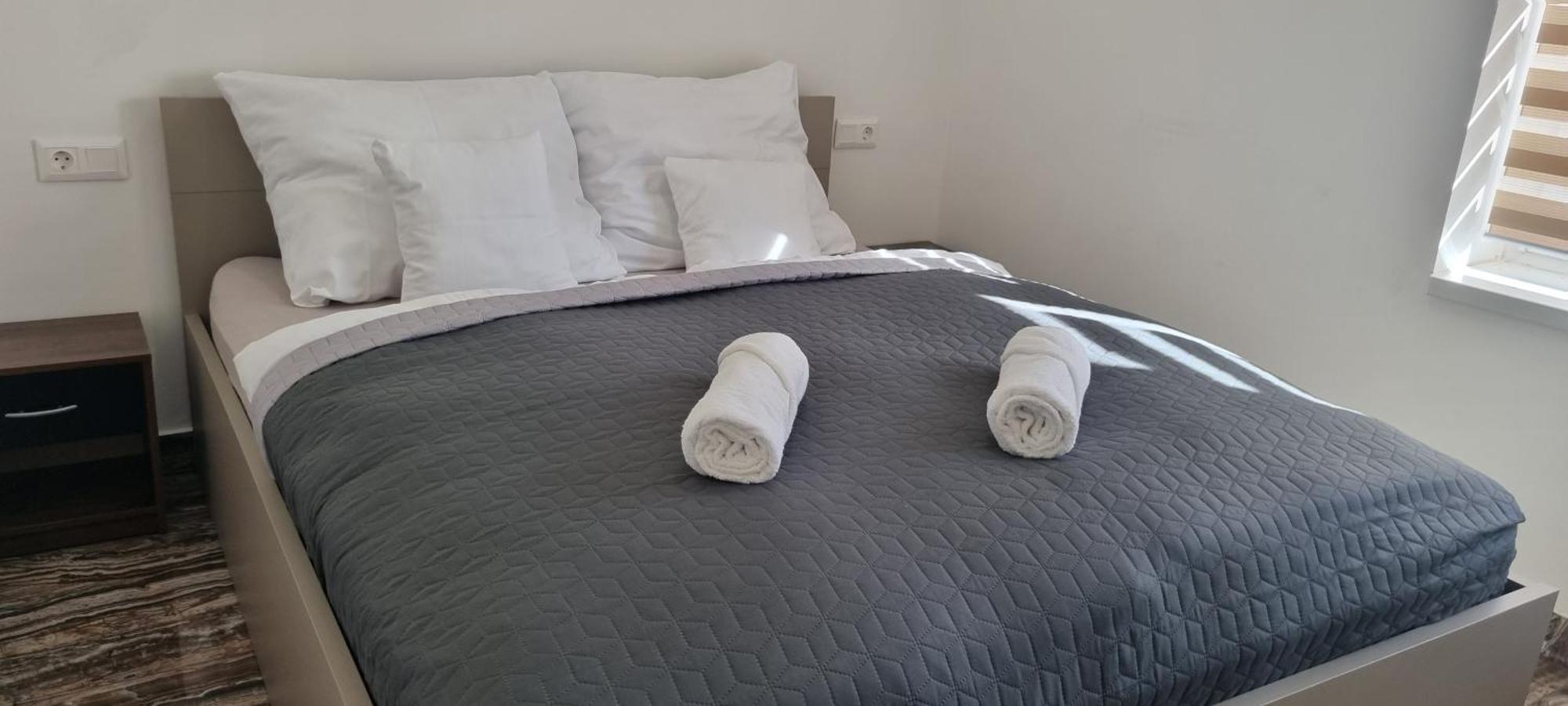 Hos Vendeghaz Miskolc -Oenallo Vendeghaz, Mely Csak Az Oenoeke Exterior photo